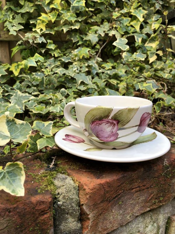Tulips cup and saucer small, front view